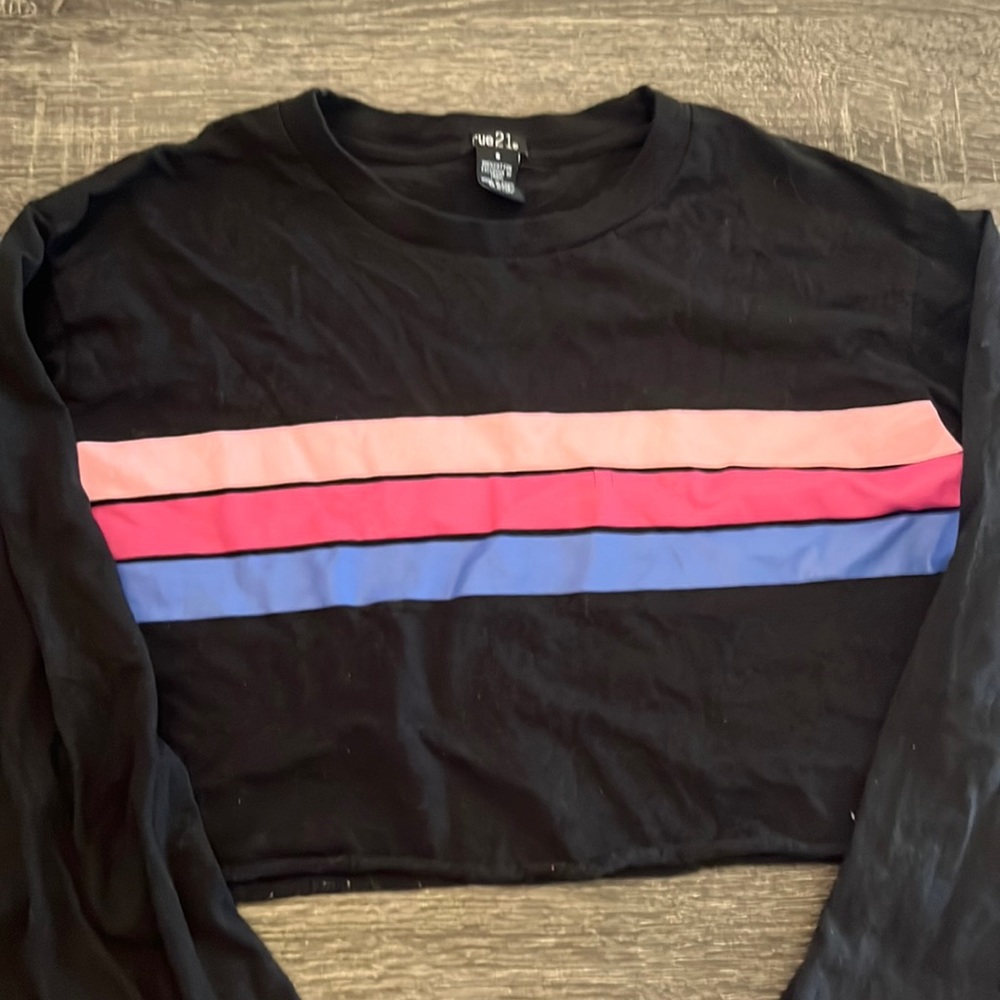 long sleeve crop top